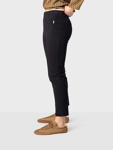 NAULOVER Slimfit Pressveckad byxa ' ' i svart: sida