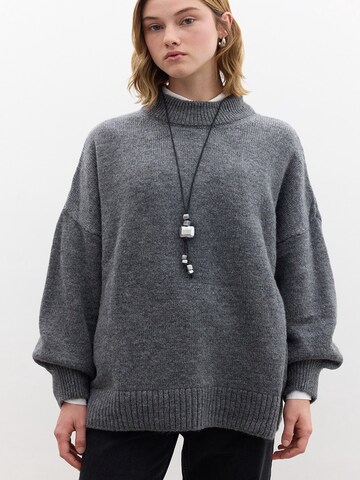 MANUKA Sweater in Grey