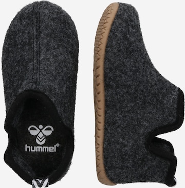 Hummel Домашни пантофи в черно