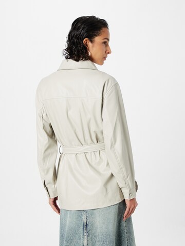 BRAVE SOUL Between-Season Jacket in White