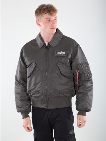 Regular fit Giacca di mezza stagione di ALPHA INDUSTRIES in verde: frontale