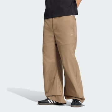 ADIDAS ORIGINALS - Perna larga Calças 'Premium Essentials' em verde: frente