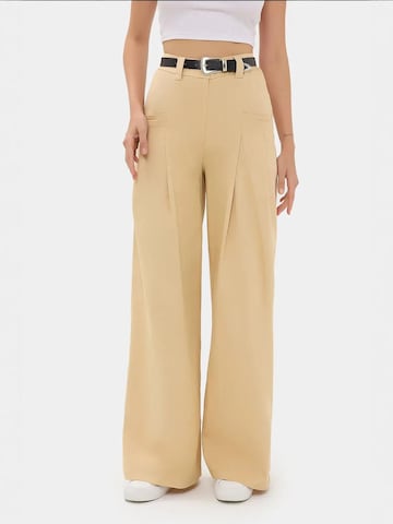 Wide leg Pantaloni con pieghe di Hiccup in beige: frontale