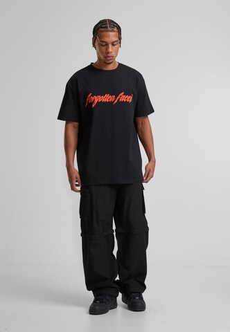 Forgotten Faces T-Shirt in Schwarz