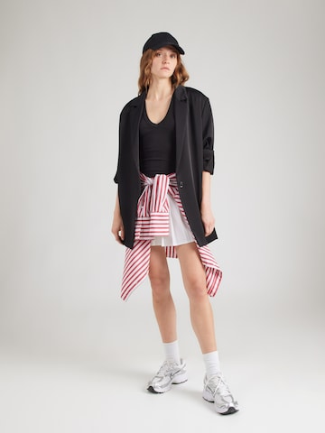 Top de la GAP pe negru