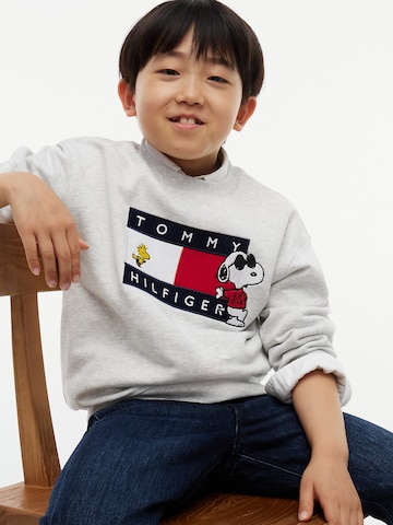 Felpa 'Peanuts' di TOMMY HILFIGER in grigio