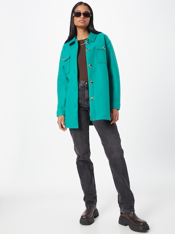 Veste mi-saison 'JUDY' PIECES en vert