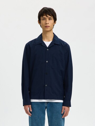 Coupe regular Chemise SELECTED en bleu : devant