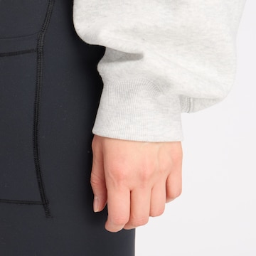 new balance Sweatshirt 'Trackside' in Grau