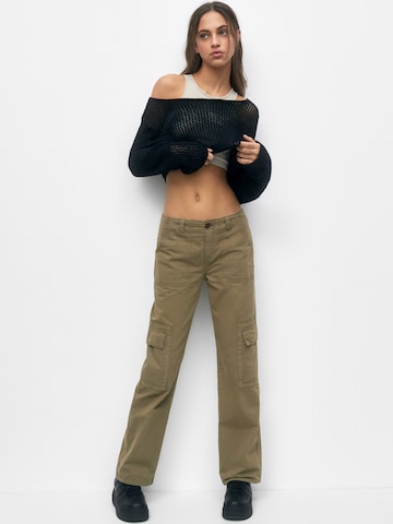 Regular Pantalon cargo Pull&Bear en vert : devant