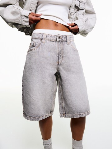Baggy Jeans di Bershka in grigio: frontale