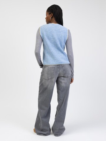 BROKE + SCHÖN Knitted Vest in Blue