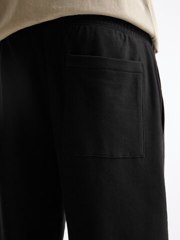 Largi Pantaloni de la Pull&Bear pe negru