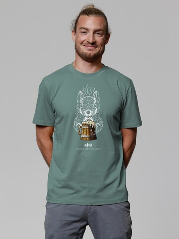 Watapparel Shirt 'Eichhörnchen' in Green: front