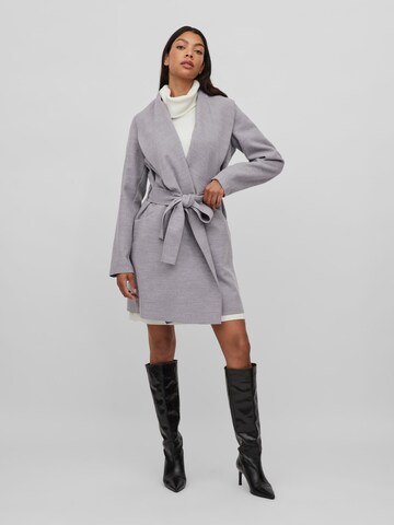 VILA Between-Seasons Coat 'Apple' in Grey: front