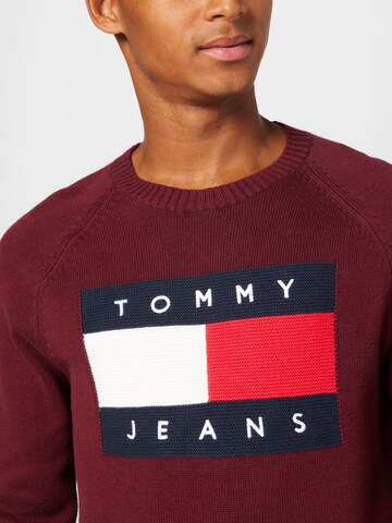 Tommy Jeans Sweater in Red