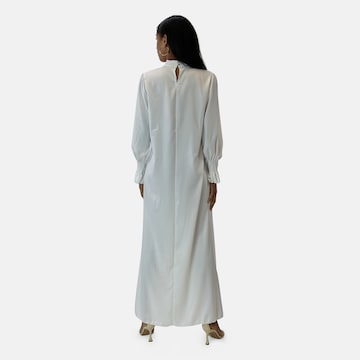 Elara Kleid 'Abaya' in Weiß