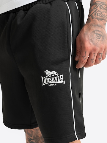 LONSDALE Обычный Штаны 'Harringay' в Черный