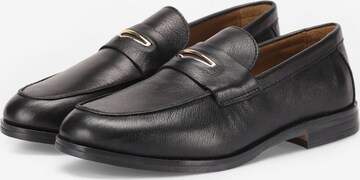 Chaussure basse INUOVO en noir