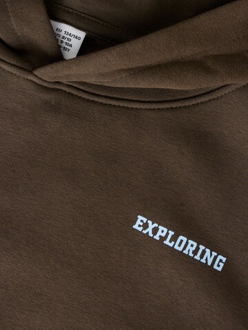 NAME IT - Sudadera en marrón