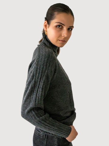 WEARABLE STORIES Pullover 'Gabriella' in Grau
