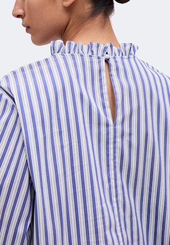 Rich & Royal Blus i blå