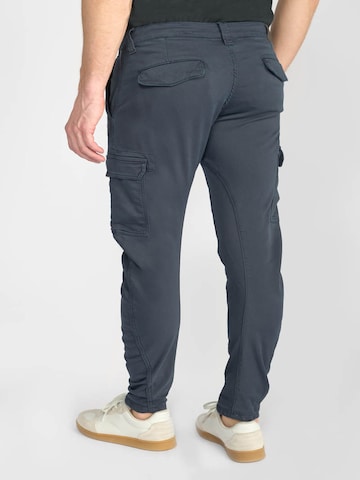 Effilé Pantalon chino 'Koge' Le Temps Des Cerises en noir