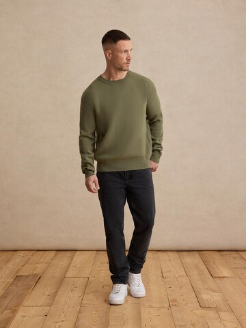 DAN FOX APPAREL Sweater 'Carlo' in Green