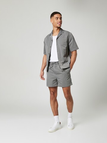 Sinned x ABOUT YOU Regular Shorts 'KENO' in Grau