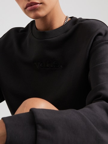 Bluză de molton 'ESSENTIAL' de la VANS pe negru