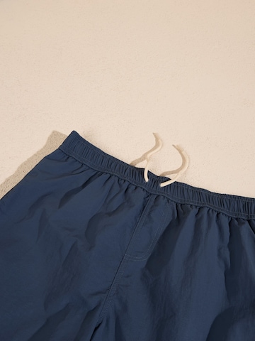 LMTD Badeshorts i blå