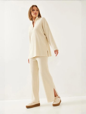 Completo pantalone di Bianco Lucci in beige