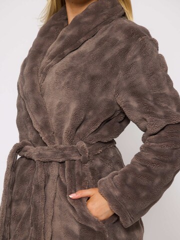 Loungeable Dressing Gown in Brown