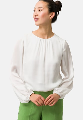 zero Blouse in White: front