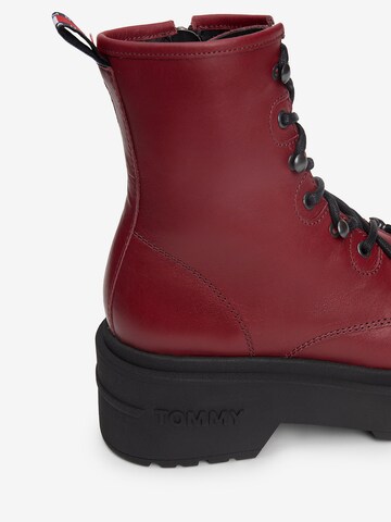 Tommy Jeans Schnürstiefel in Rot