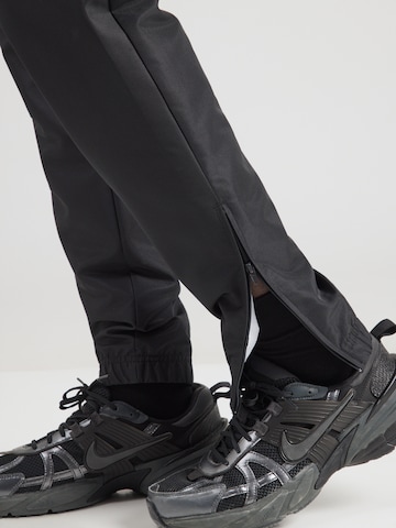 Costum de trening 'Carson 024' de la Sergio Tacchini pe verde