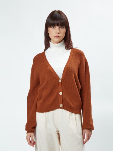 Influencer Knit cardigan in Brown: front