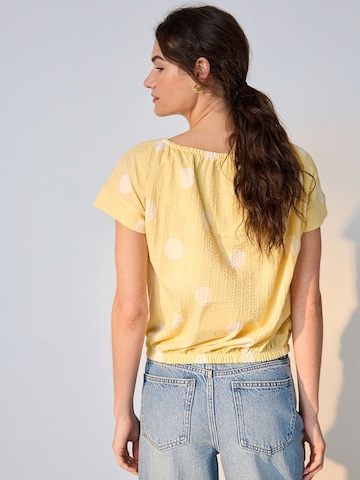 T-shirt Next en jaune