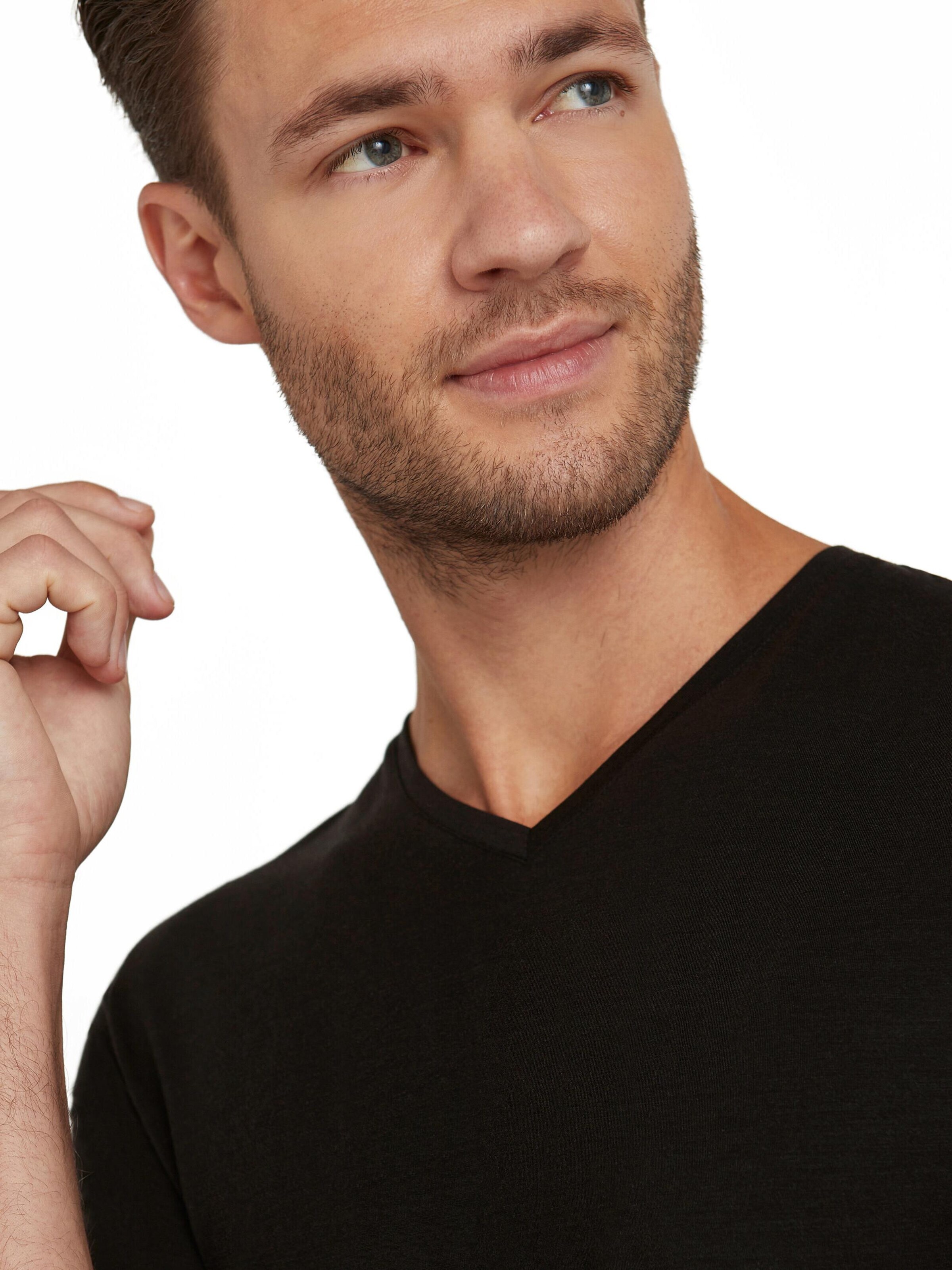 FALKE Undershirt in Black