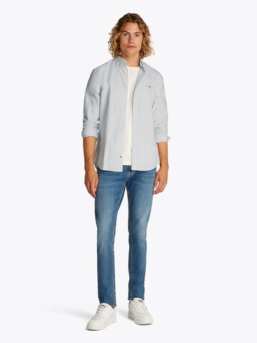 Tommy Jeans Regular fit Button Up Shirt in Blue