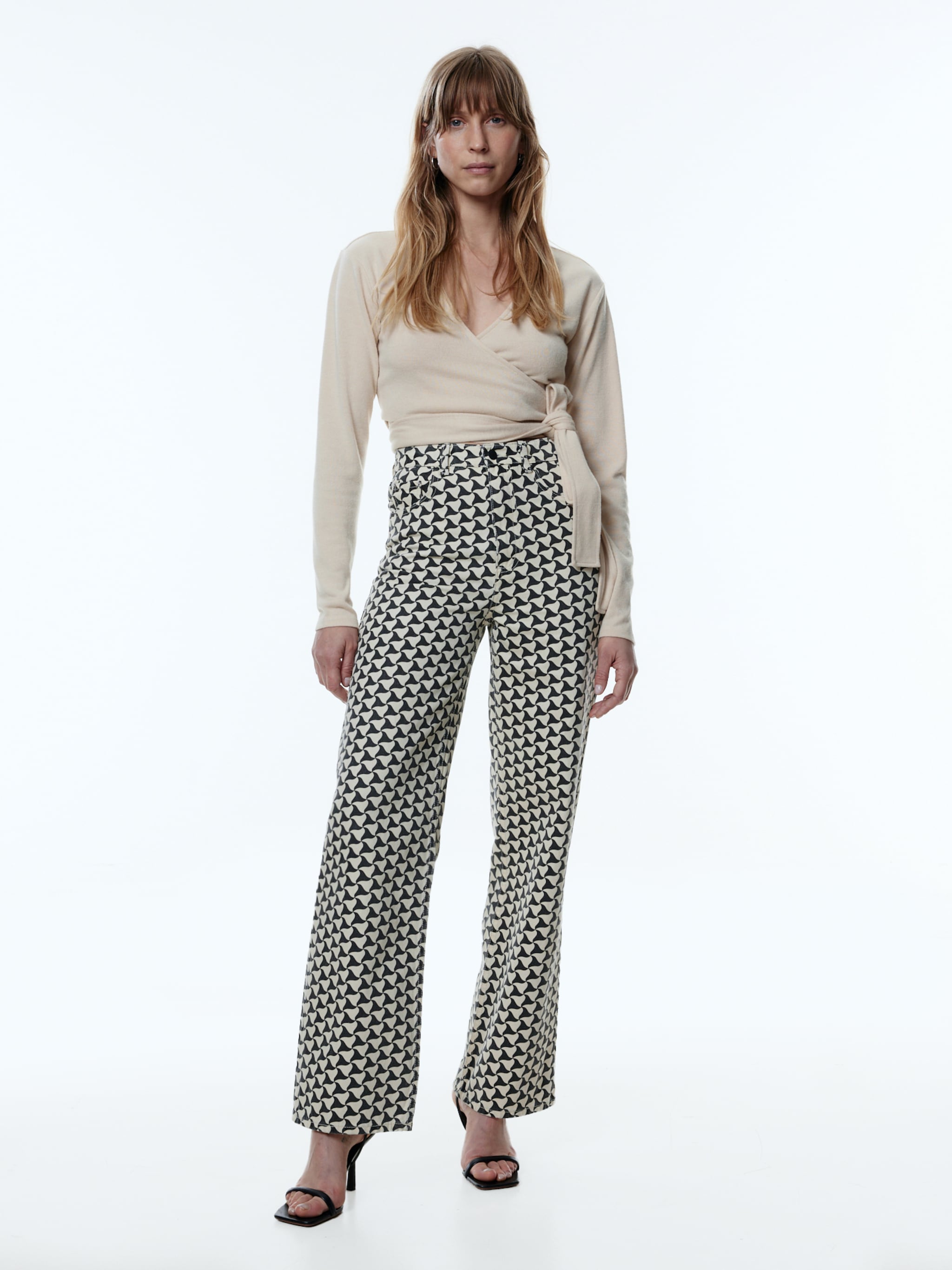 EDITED Producten Jeans 'Avery' Beige