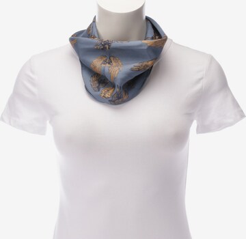 Alexander McQueen Scarf & Wrap in One size in Blue: front
