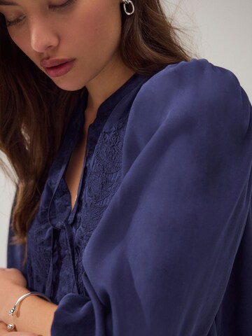 Next Kleid in Blau