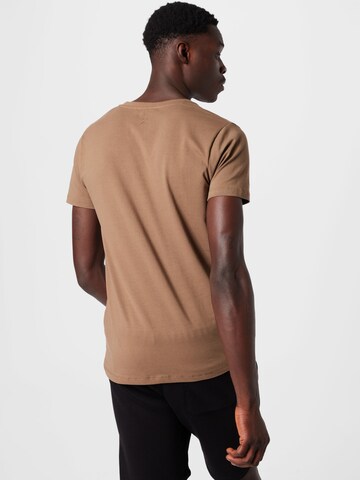 DAN FOX APPAREL T-shirt 'Samuel' i brun