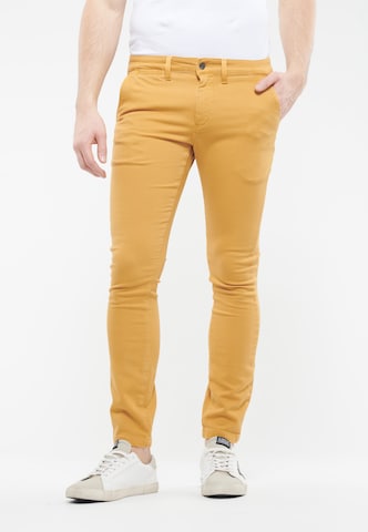 Le Temps Des Cerises Regular Chino Pants in Yellow: front