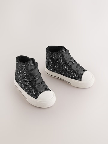 Next Sneaker in Schwarz