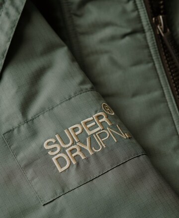 Veste fonctionnelle Superdry en gris