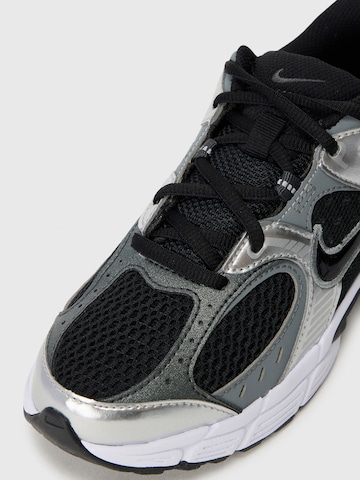 NIKE Športni čevelj 'V5 RNR' | črna barva
