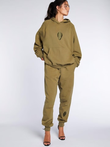 Loosefit Pantalon 'Embroidered shell sweatpants' BARRYAN en vert