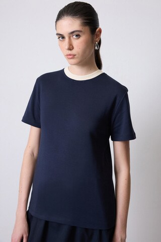 Touche Prive Shirt in Blue: front